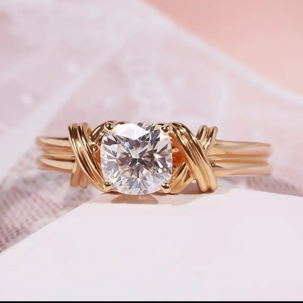 14k Gold Plated Intertwined Ring with CZ Center Stone. - Picture 7 of 8